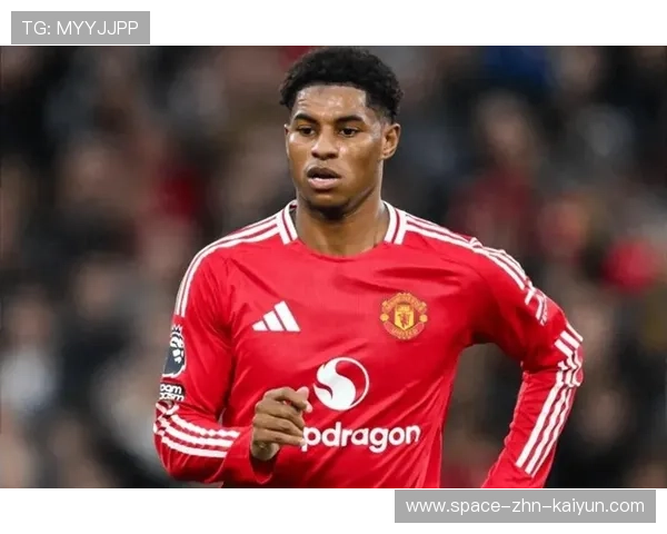 拉什福德弧顶远射曼联再添进球