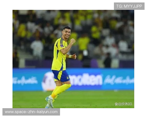 球员在比赛中完成精彩助攻获得现场掌声,球员赞助 球员在比赛中完成精彩助攻获得现场掌声,球员赞助