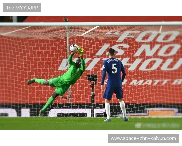 切尔西右侧推进密度提高持续压迫对方禁区边缘